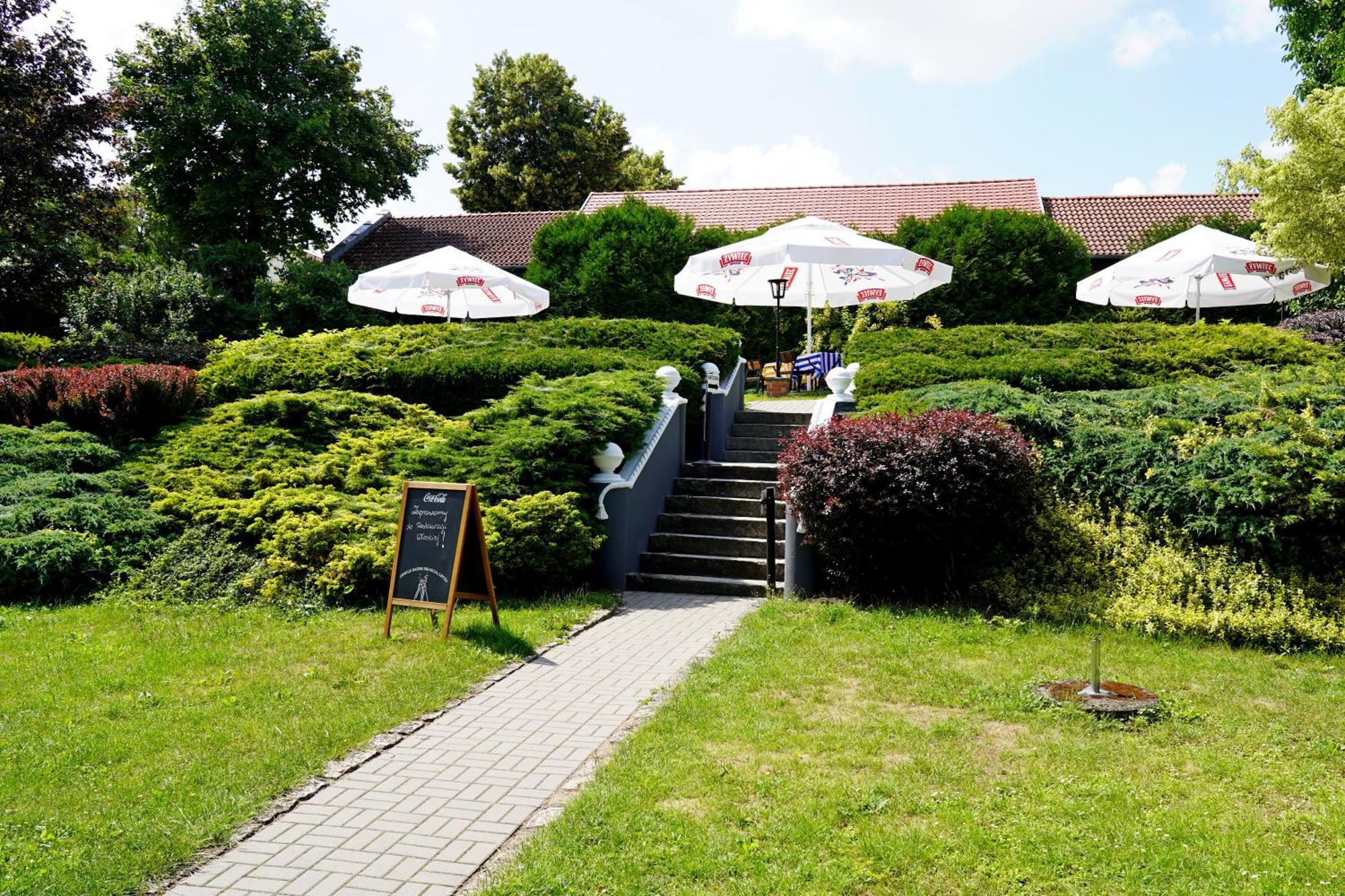 Hotel Adalbertus Гнезно Экстерьер фото