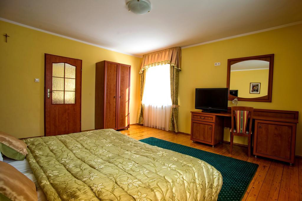 Hotel Adalbertus Гнезно Номер фото