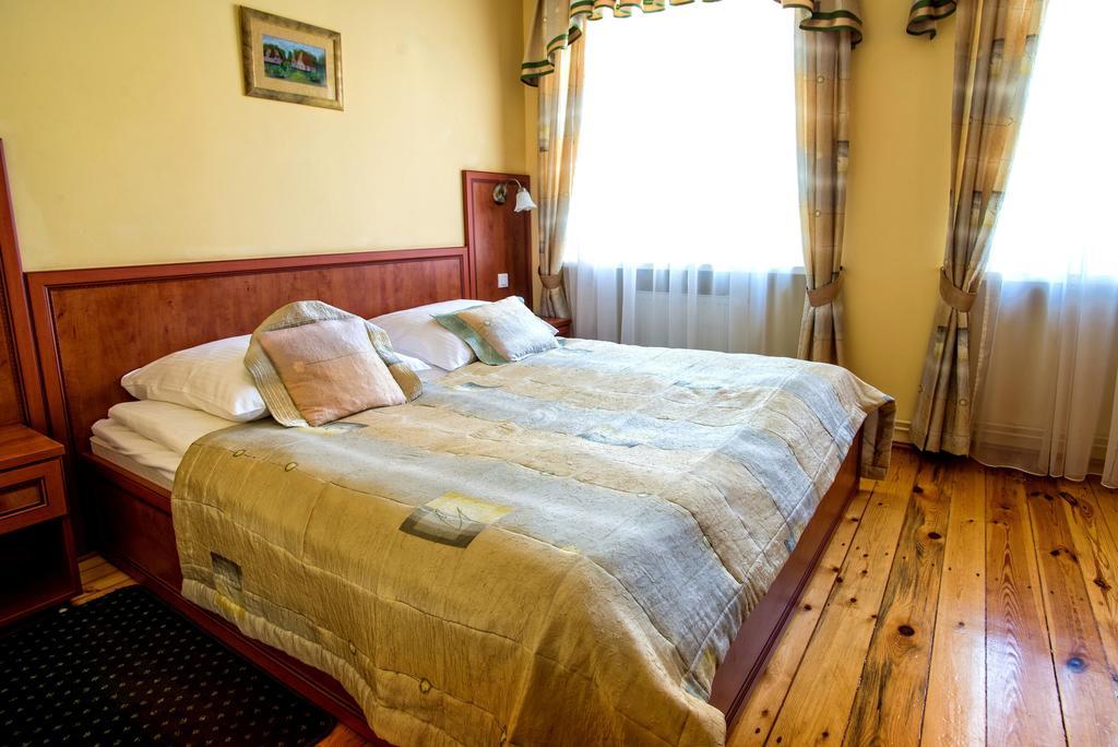 Hotel Adalbertus Гнезно Номер фото