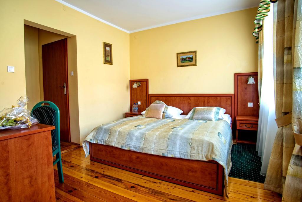 Hotel Adalbertus Гнезно Номер фото