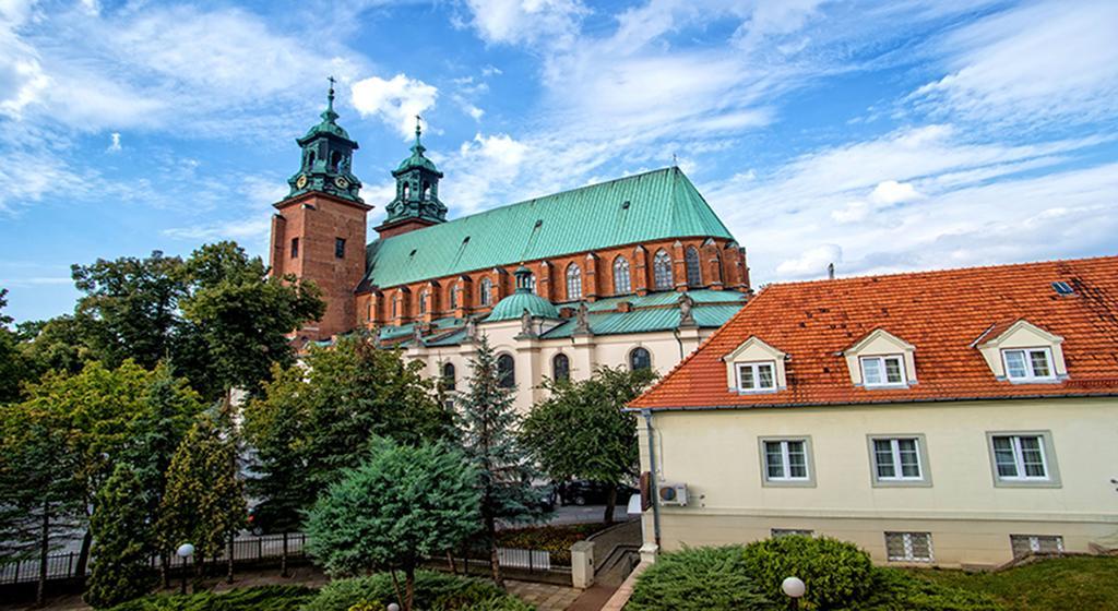 Hotel Adalbertus Гнезно Экстерьер фото